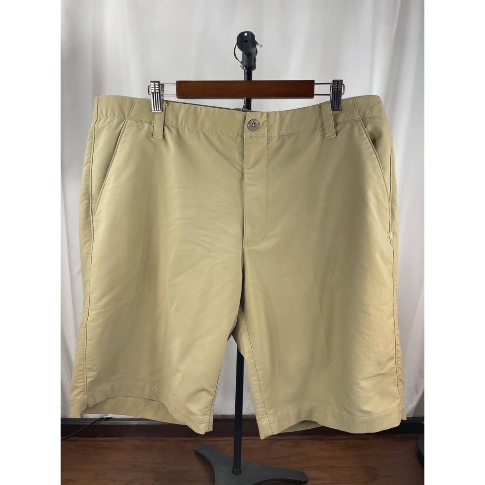 Under Armour Performance Khaki Tan Shorts No slip Waist Size 40 Golf
